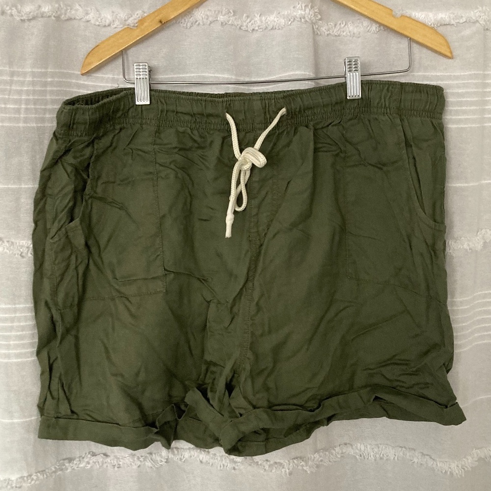 3/$10 SALE Green Fabric Drawstring Shorts